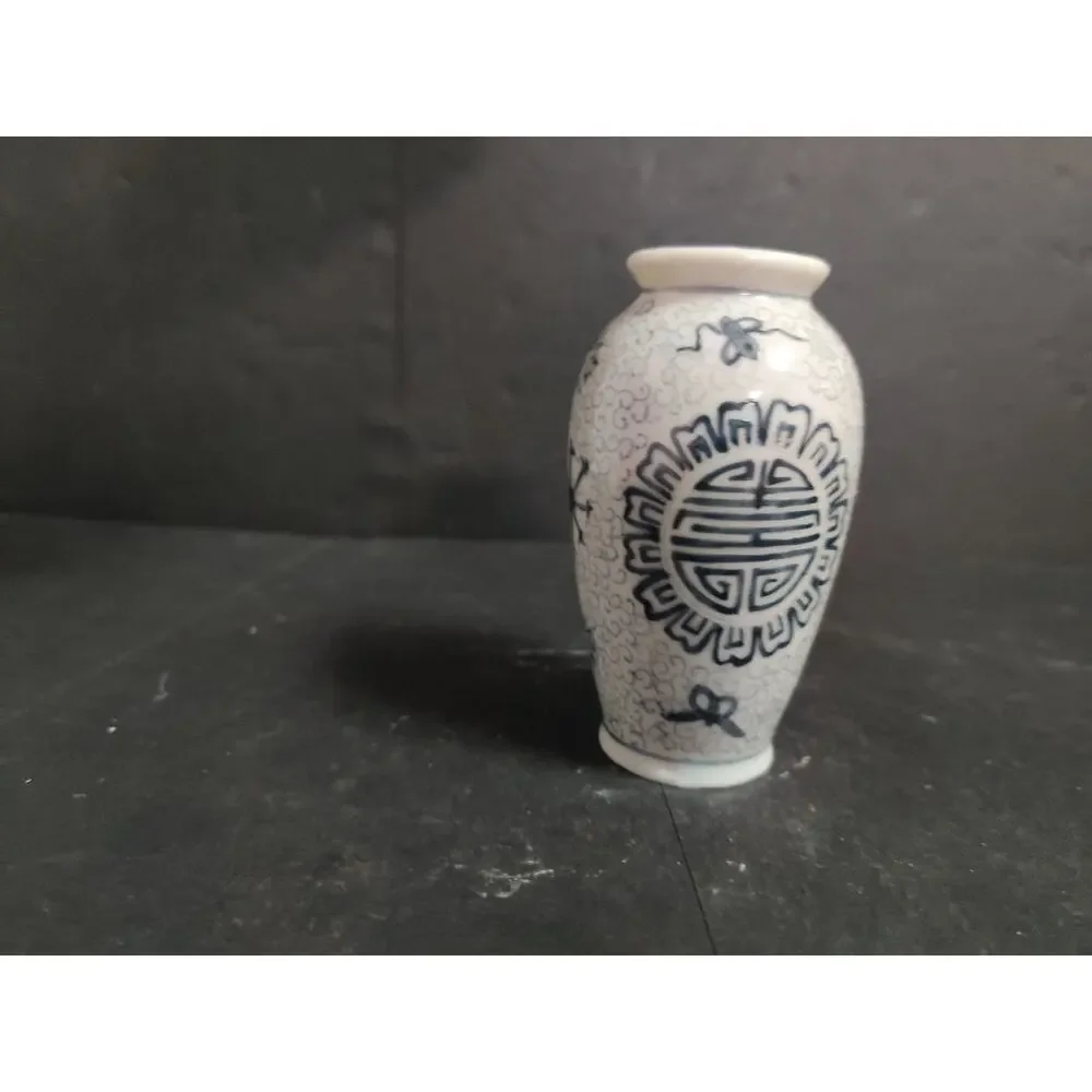 Vintage Blue And White Porcelain Miniature Vase Chinoiserie Asian Decor 4